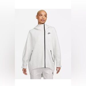 Nike Tech Fleece Oversized Zip-Hoodie
